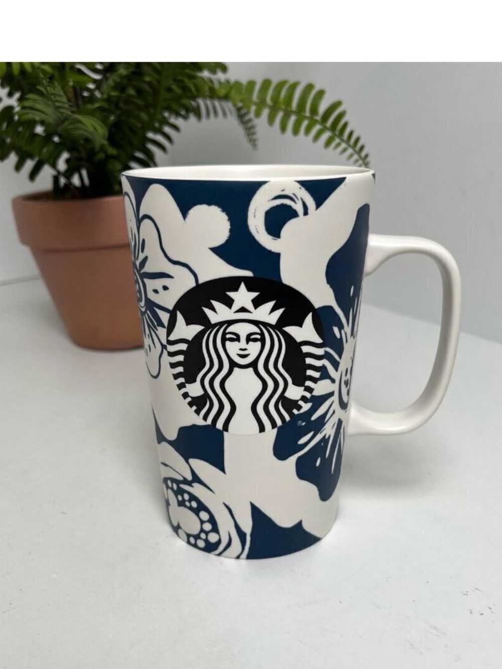 2015 Starbucks Aloha 16 oz Hibiscus Floral Coffee Large Latte Mug NEW Blue White